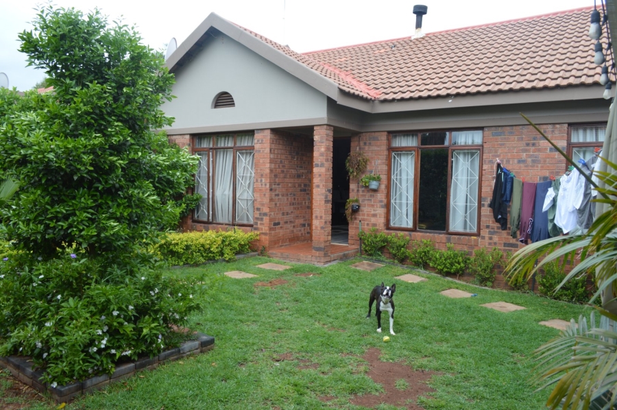 3 Bedroom Property for Sale in Flamwood North West